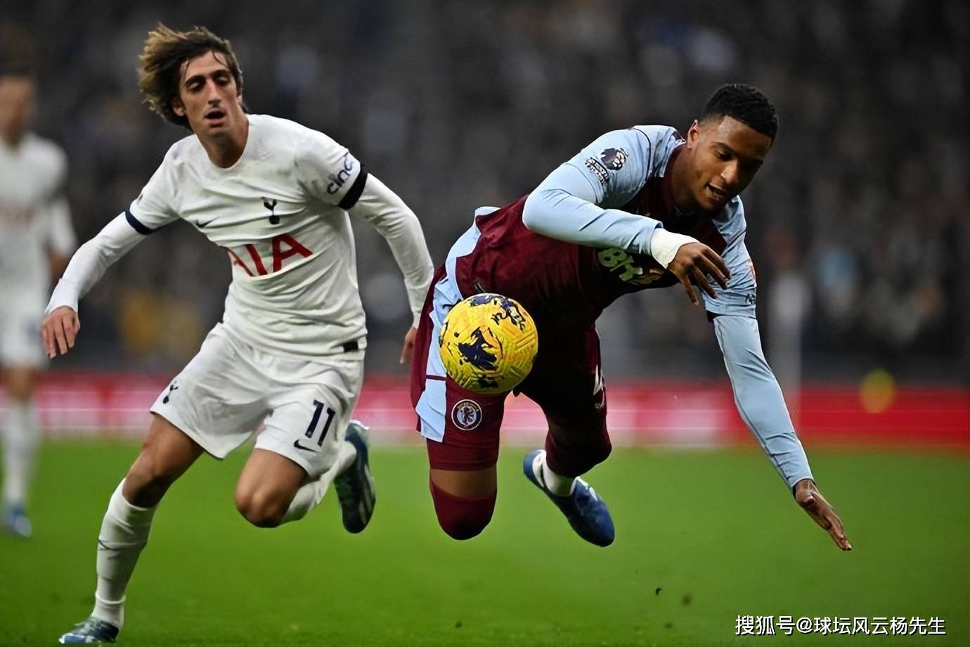 jiuyouweb-阿斯顿维拉训练开放日；关键时刻防线松动引欢呼；意大利杯在即；球探报告显示潜力的简单介绍